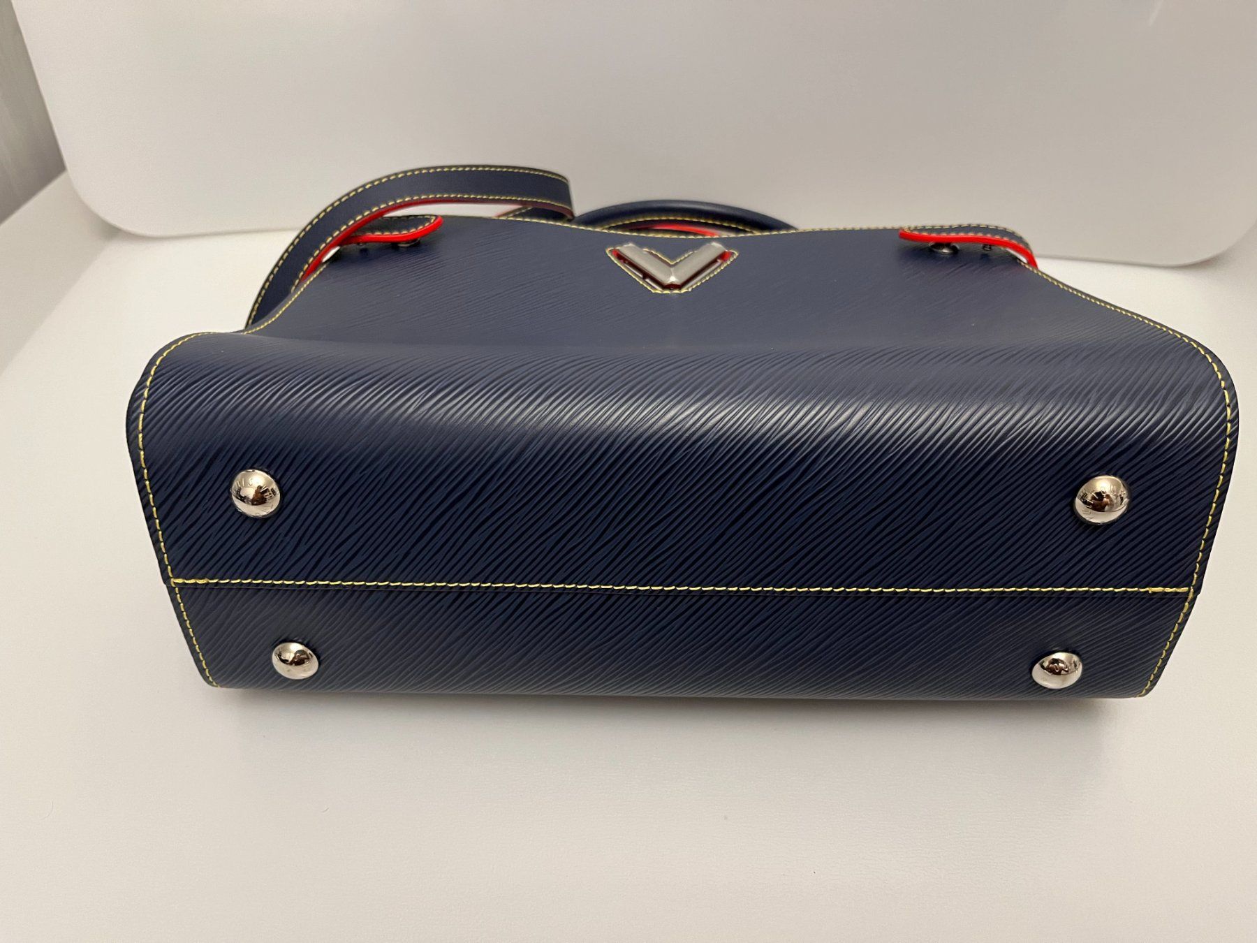 Louis Vuitton Sacs femmes: LOUIS VUITTON Twist – Neuf (Voir description) à Spreitenbach par spreite 3