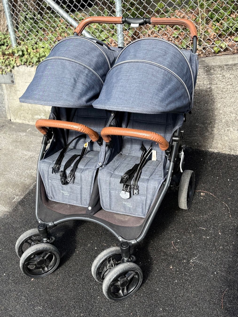 Kinderwagen: Zwillings Kinderwagen/Buggy Valco Baby Jeans – Gebraucht aus Zürich von iri_w7zy