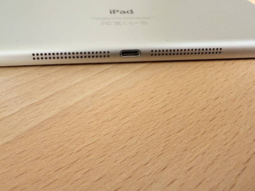 Apple Tablet PC: iPad 1. Generation (WiFi) – Gebraucht aus Winterthur von Guki 3