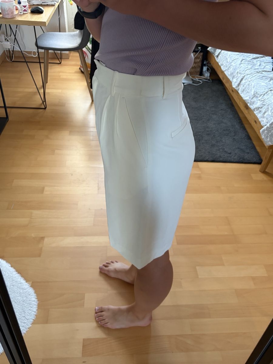 H&M Pantaloni: White H&M shorts size 38 – Usato da Zürich venduto da Abu95 4