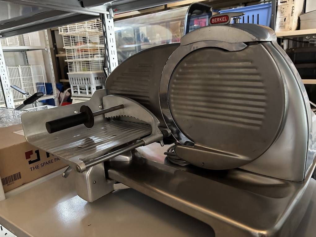 Elettrodomestici da cucina: Affettatrice berkel 834 – Usato da Contone venduto da inf_9cpn