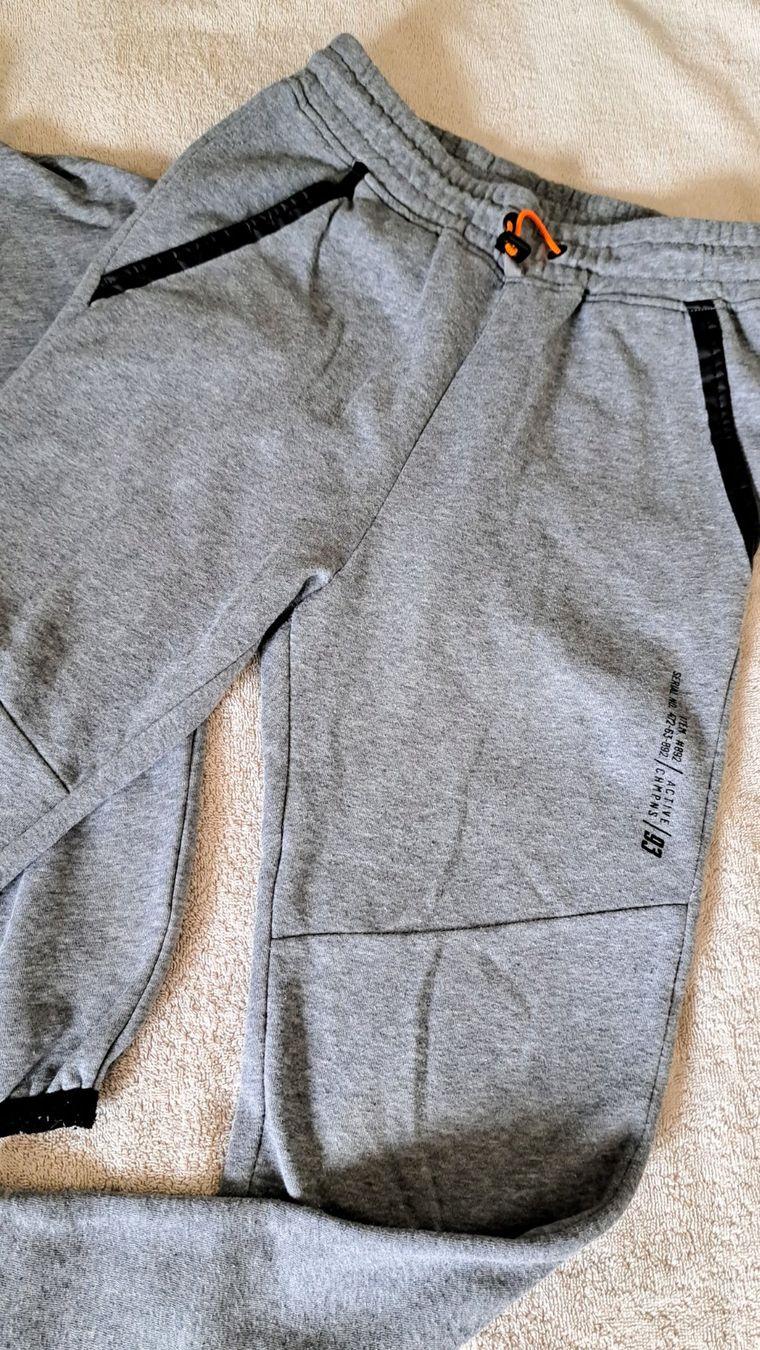 Completi: Hoddie und Trainerhose, Kinder, Gr. 146 – Usato da Bassersdorf venduto da mie5 1