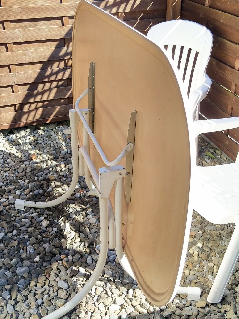 Tischset: Gartenmöbelset:1Tisch und 6 Stühle – Gebraucht aus Frutigen von Pixele10 3