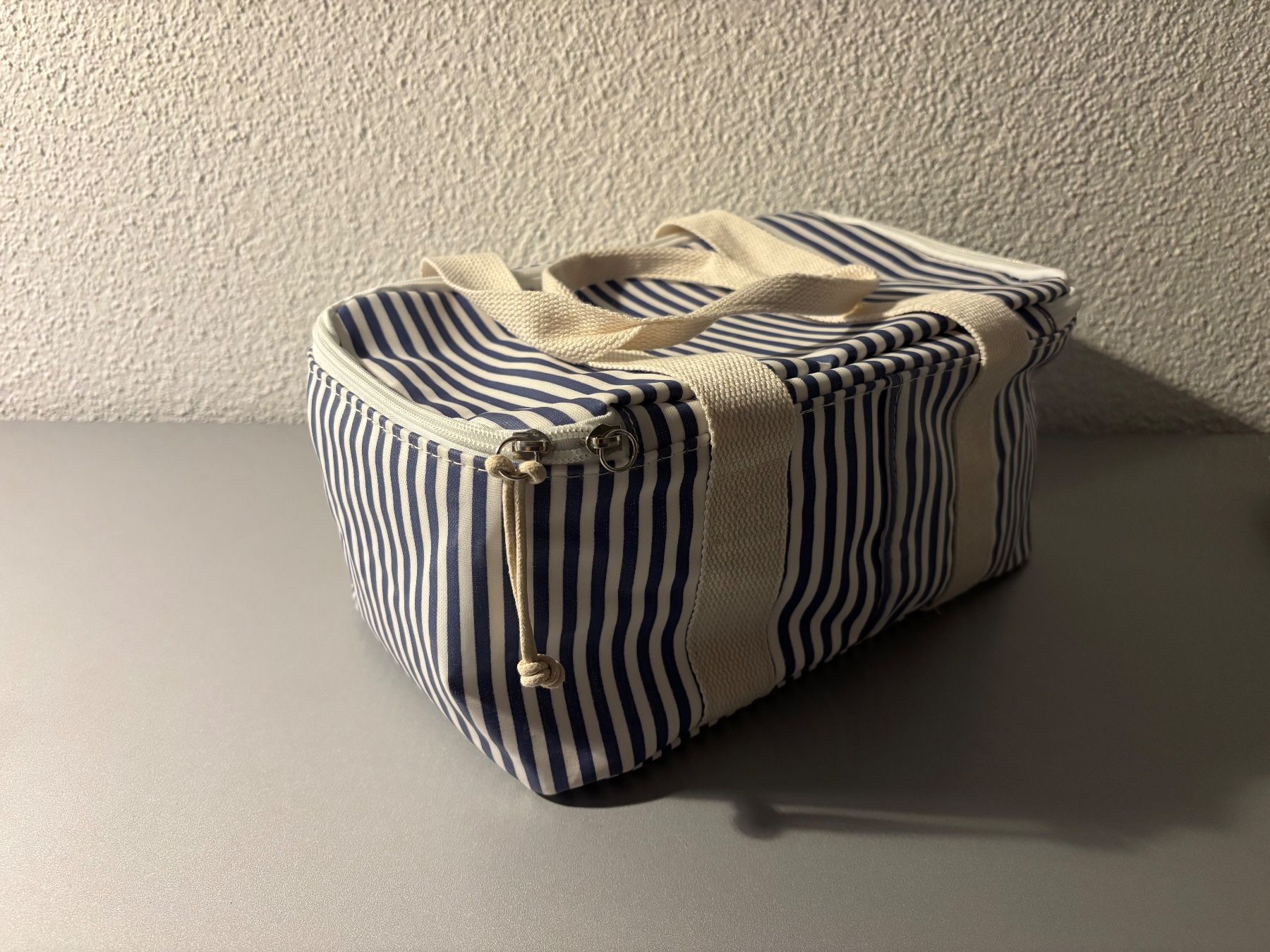 Kühlschränke & Kühlen: Kühltasche Avène Blue Neu – Neu und originalverpackt aus Unterägeri von flu_zp5d 1