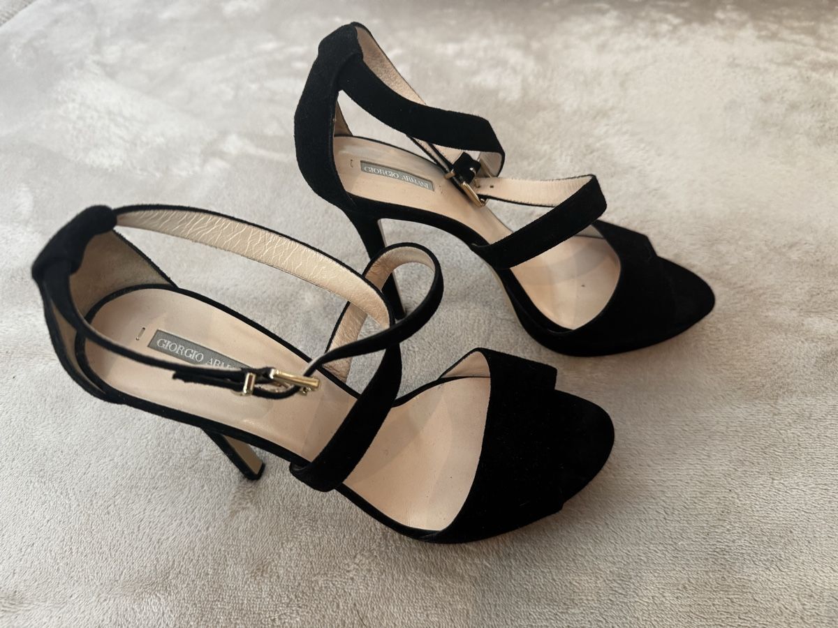 Armani Damenschuhe: Giorgio Armani Grösse 37 Wildleder – Gebraucht aus Madetswil von slougan88 1