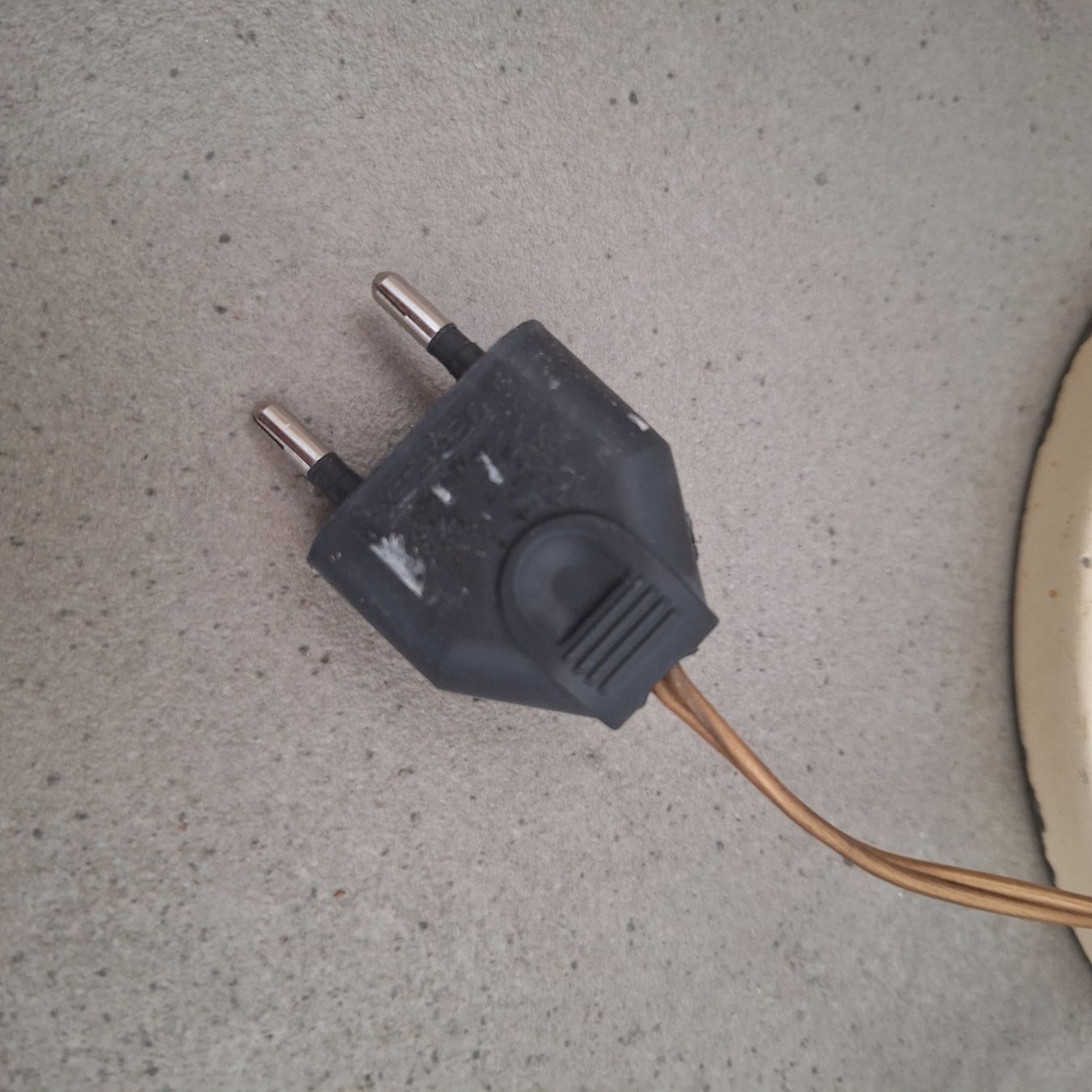 Lampade: Vintage Lampe Halbkugelschirm – Usato da Basel venduto da Kunterbunt12 2