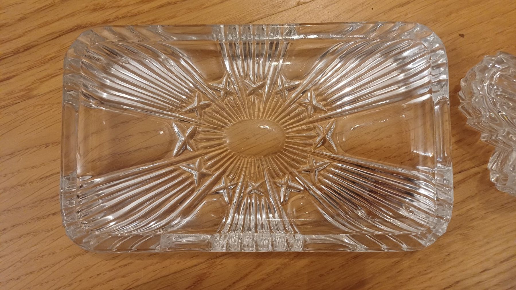 Bicchieri: Glasdose mit Schmetterling Deckel und Schale – Usato da Oberneunforn venduto da Bumbam 1