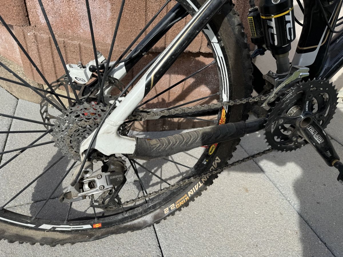 Scott Velos: Scott Genius MC 20 Full Suspension Mountainbike – Gebraucht aus Wangen an der Aare von Cubemaster 6