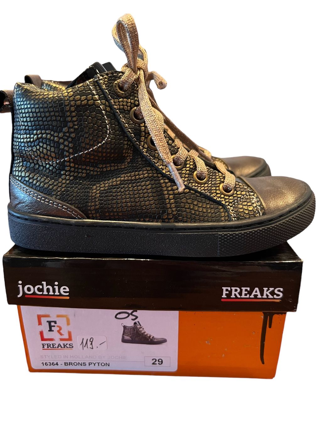 Scarpe per ragazze: Liquidation_ Sneaker aus Leder, Gr. 31 – Nuovo e nell'imballaggio originale da Steinhausen venduto da Jan_CesilWeber 4