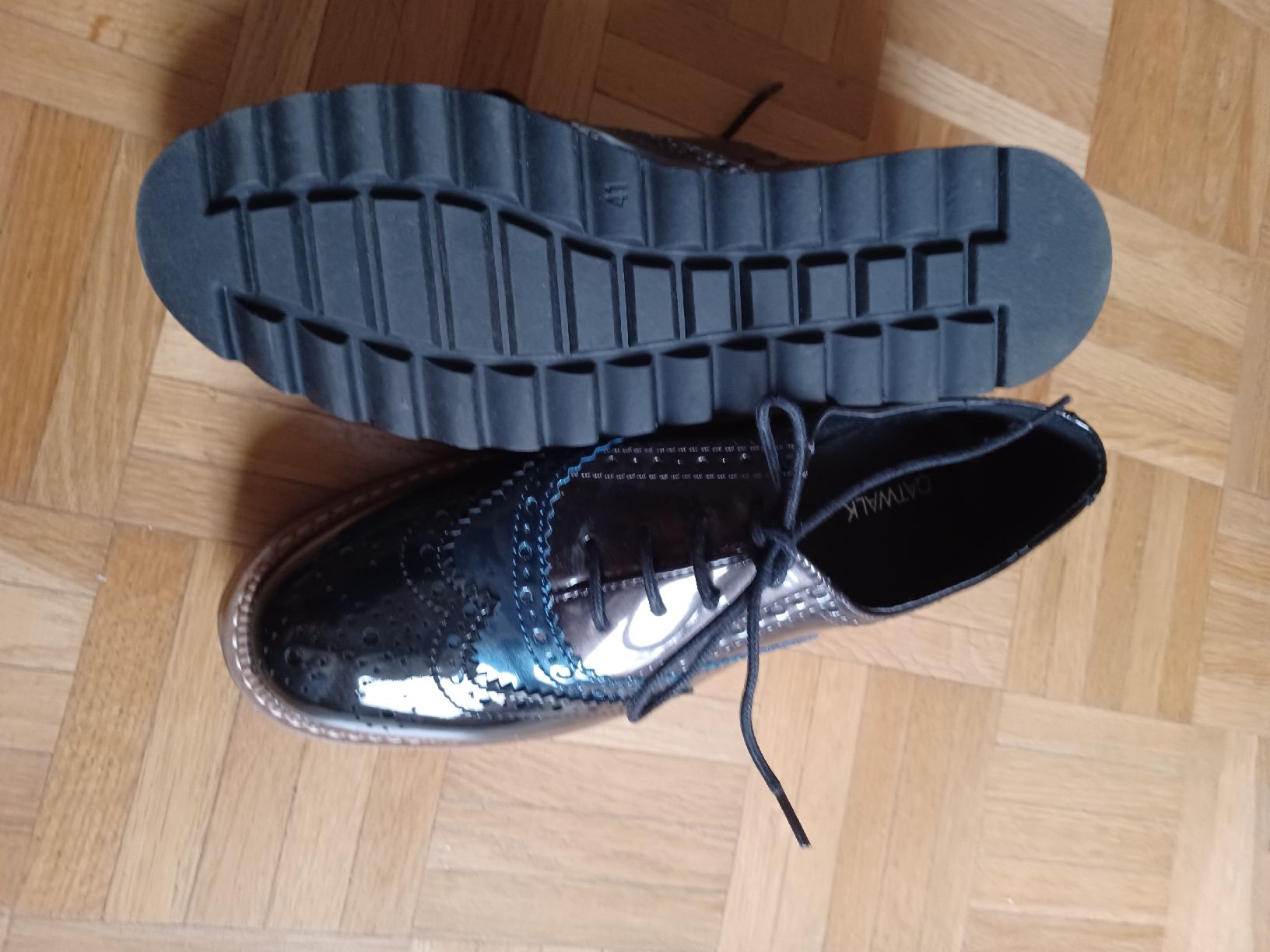 Graceland Scarpe da donna: Schuhe Budapester Lack Gr 41 NEU – Nuovo (secondo la descrizione) da Zürich venduto da Miniskus 1