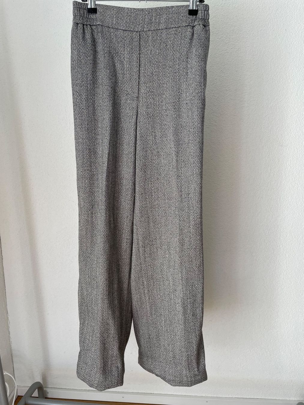 Zara Pantalons: Zara wide leg Hose – Neuf (Voir description) à Zürich par ufe_f5q5