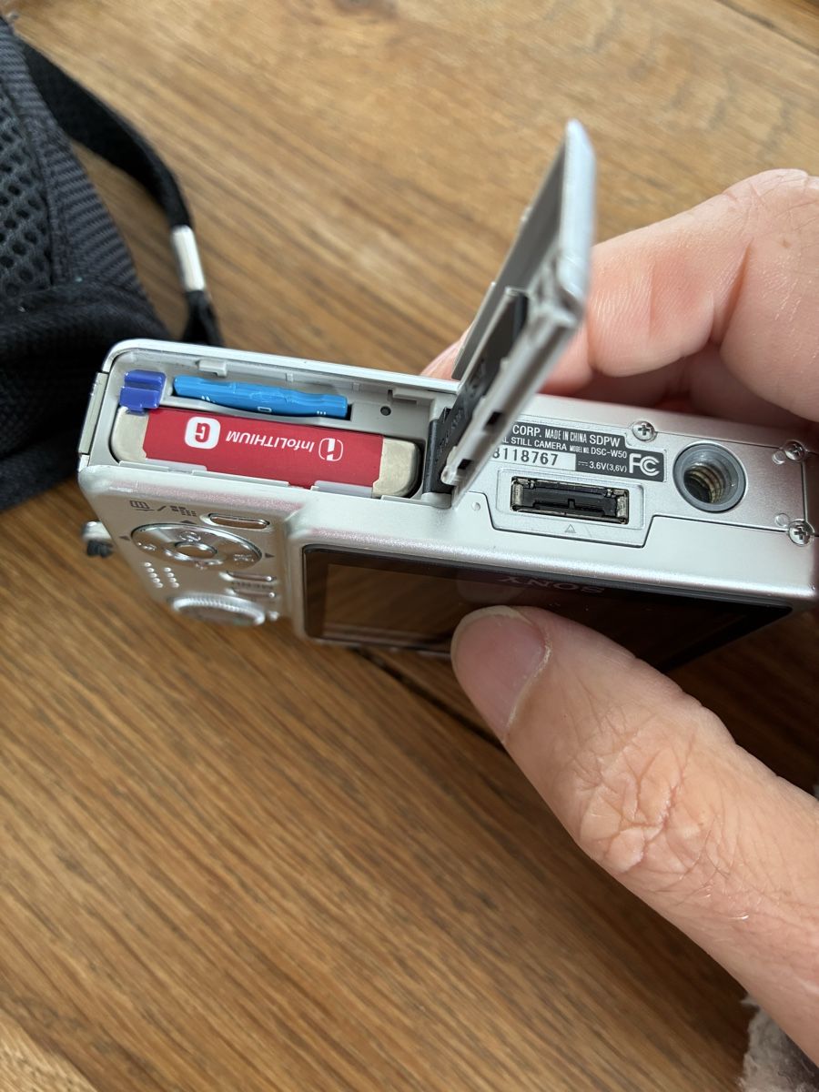 Sony Fotocamera: Kamera Sony🤗 – Usato da Rheinfelden venduto da AtelierRigardu 1