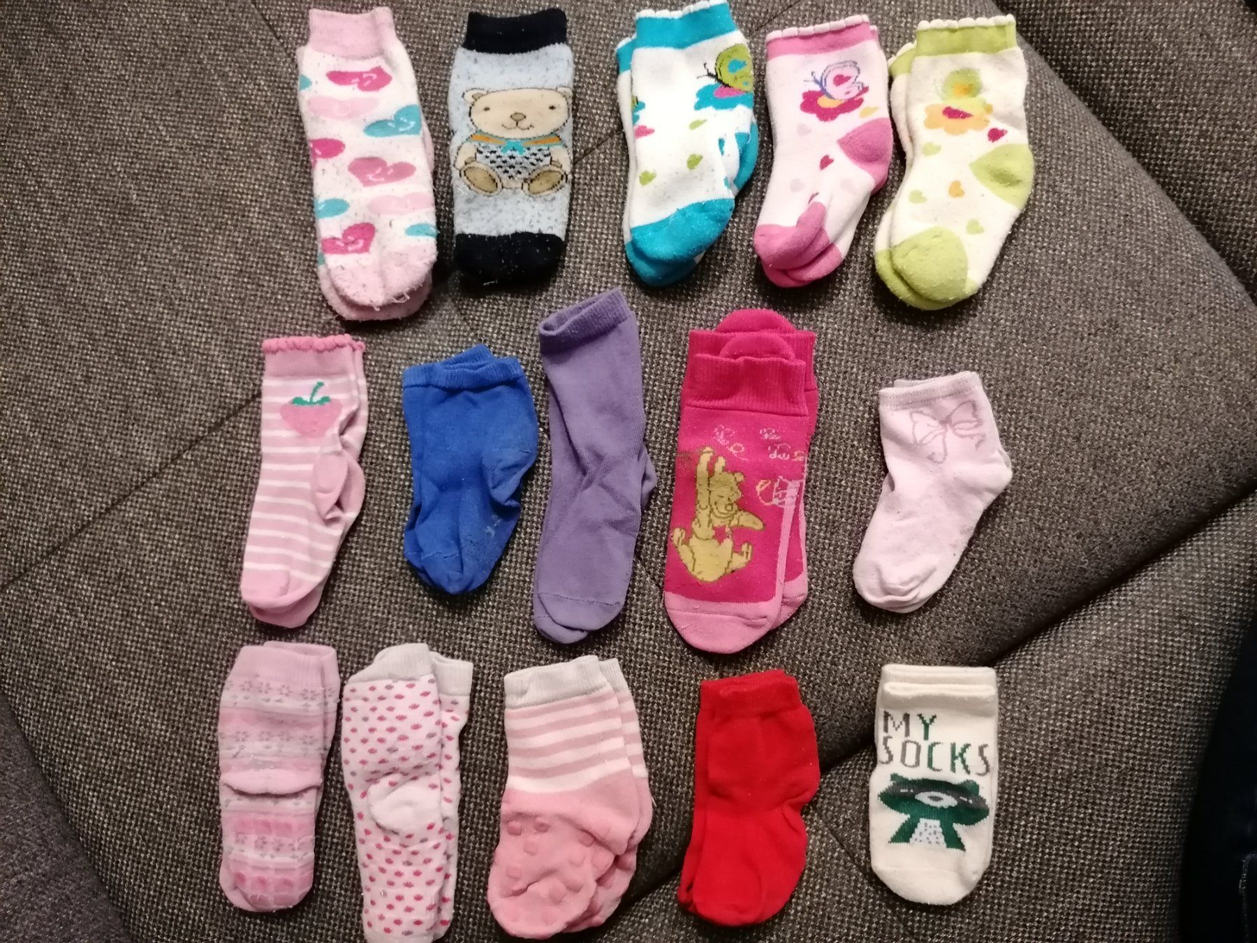 Socken für Kinder: Socken ca. Gr. 19 - 26 inkl. Stoppersocken – Gebraucht aus Büttikon AG von Amineah