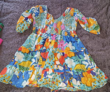 Sommerliches Kleid mit Blumenmuster, Grösse L