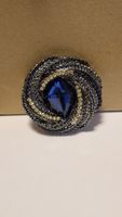 Edle Brosche mit blauem Stein – Schmuck 
