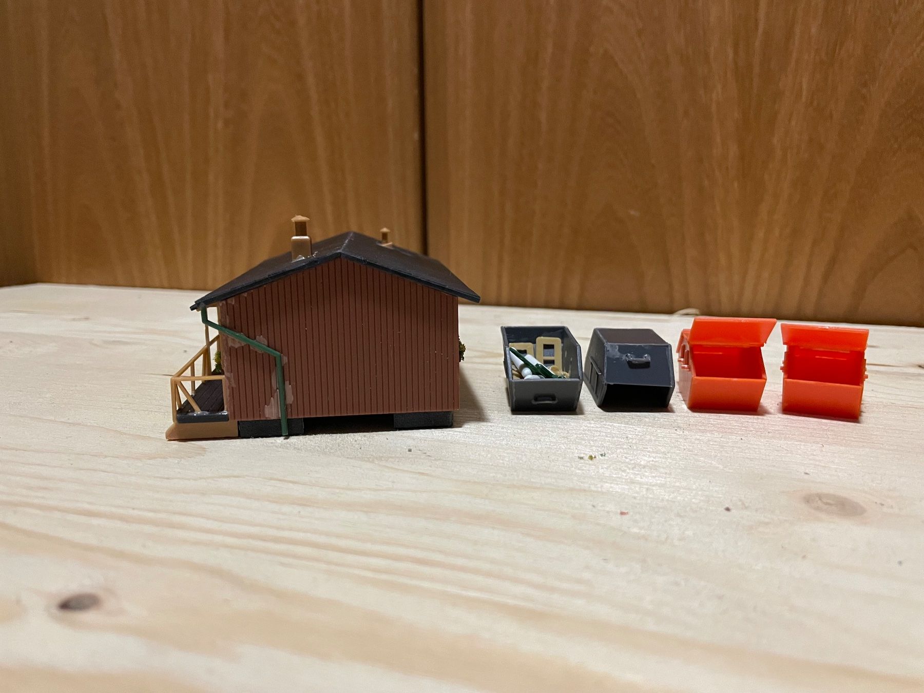 Faller Modelleisenbahnen: Faller Recyceln Haus mit Container – Neu (gemäss Beschreibung) aus Gossau SG von Krokodil344 3