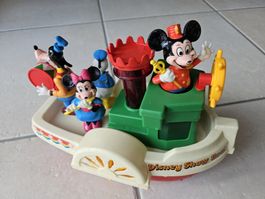 Disney Show Boat Mickey Mouse