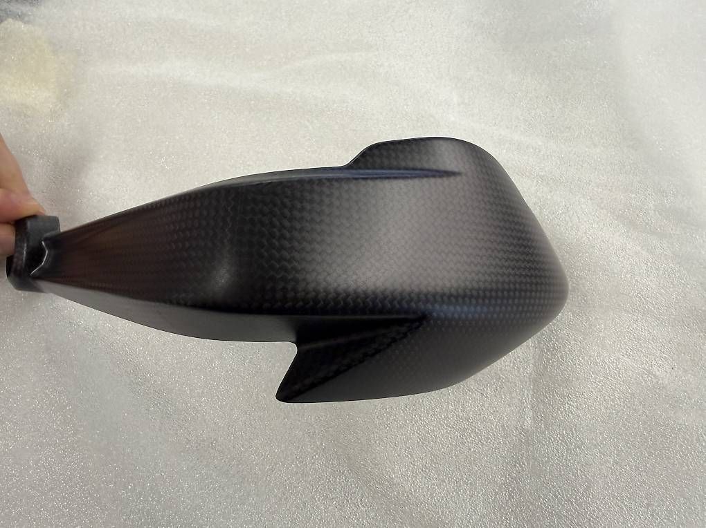 Ducati Tutti i ricambio per moto: Protège main gauche en carbone Ducati Multistrada – Nuovo e nell'imballaggio originale da Chippis venduto da pau_c9vf 1