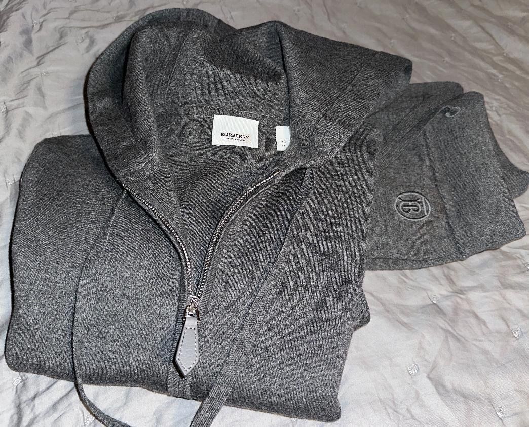 Burberry Kleiderpakete: Ensemble en cachemire Burberry – Neu (gemäss Beschreibung) aus Genève von Lilimouss 2