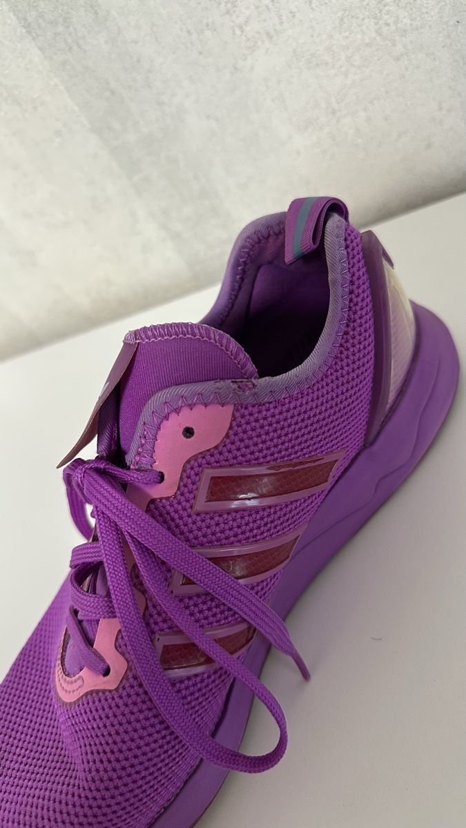 Sticker: Sneakers Adidas – Usato da Viganello venduto da macrilove 6