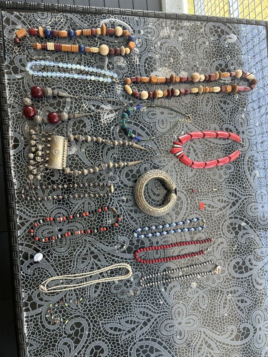 Catenine: Schmuck Assemblage bunter Perlen und Holz Kette Silber – Usato da Sursee venduto da fer_n6vf