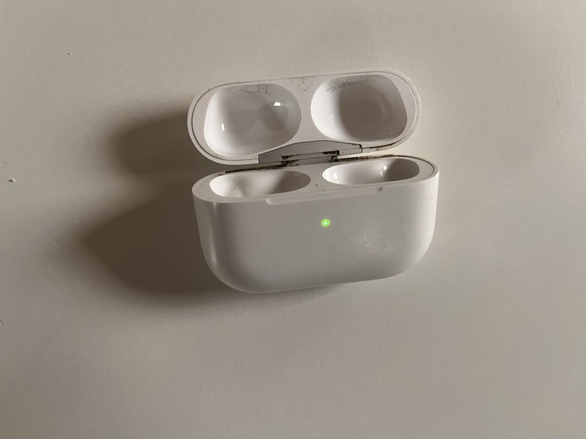 Apple Chargeur: AirPods Pro 2 Case – D'occasion à Morschach par Raspouutin