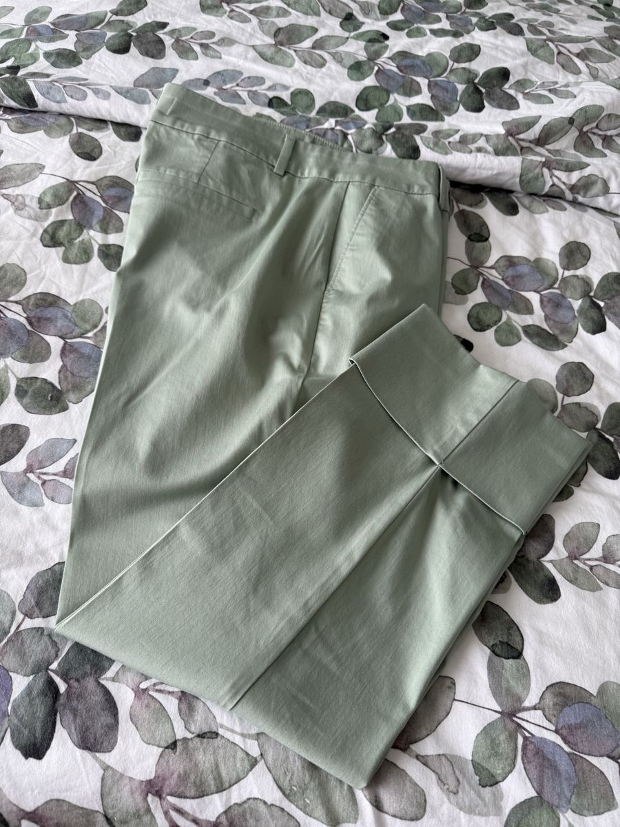Comma Pantaloni: Comma Hose, Gr. 40, neuwertig – Nuovo (secondo la descrizione) da Steinhausen venduto da lagune1959