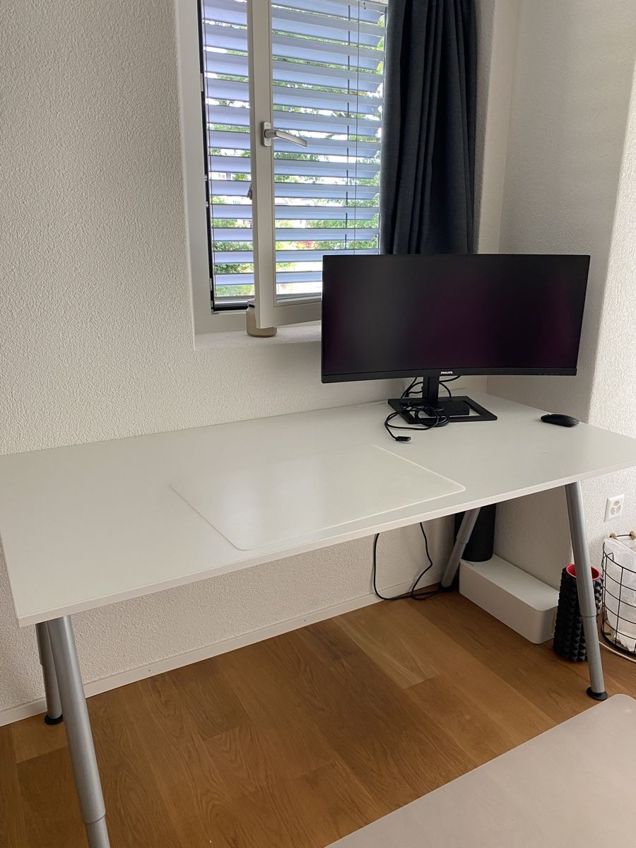 Scrivanie: Pult / Bürotisch – Usato da Luzern venduto da oli_6x2r 1