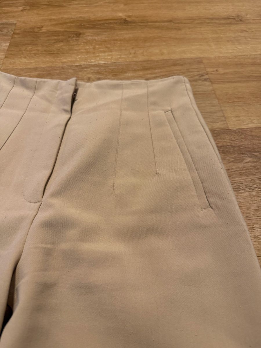 Zara Pantaloni: Zara High-Waist Stoffhosen in Beige Gr S – Usato da Bassersdorf venduto da Sandy456 2