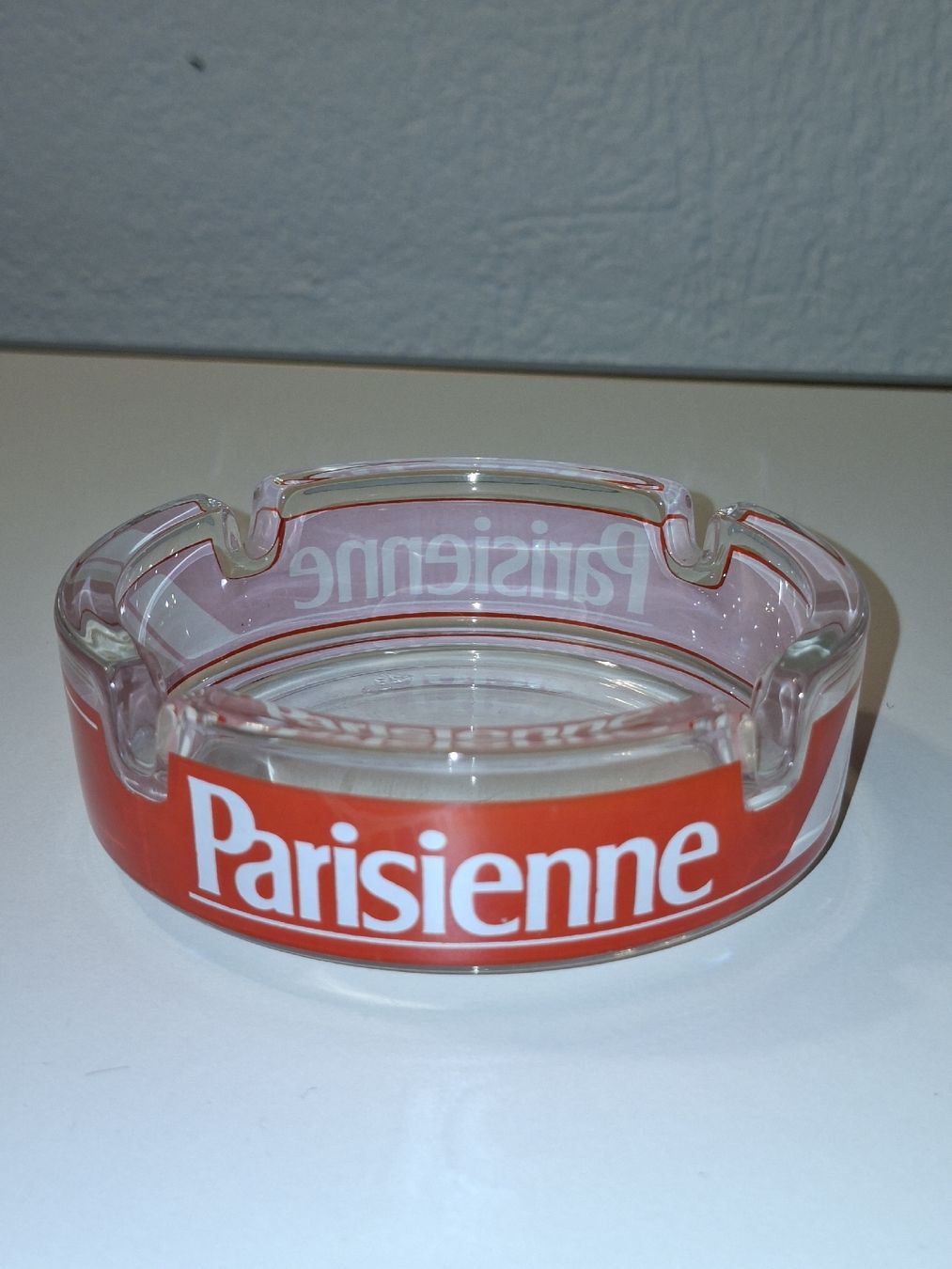Portacenere: Original Parisienne Werbe-Aschenbecher aus Glas. – Nuovo (secondo la descrizione) da Mellingen venduto da Aegert5