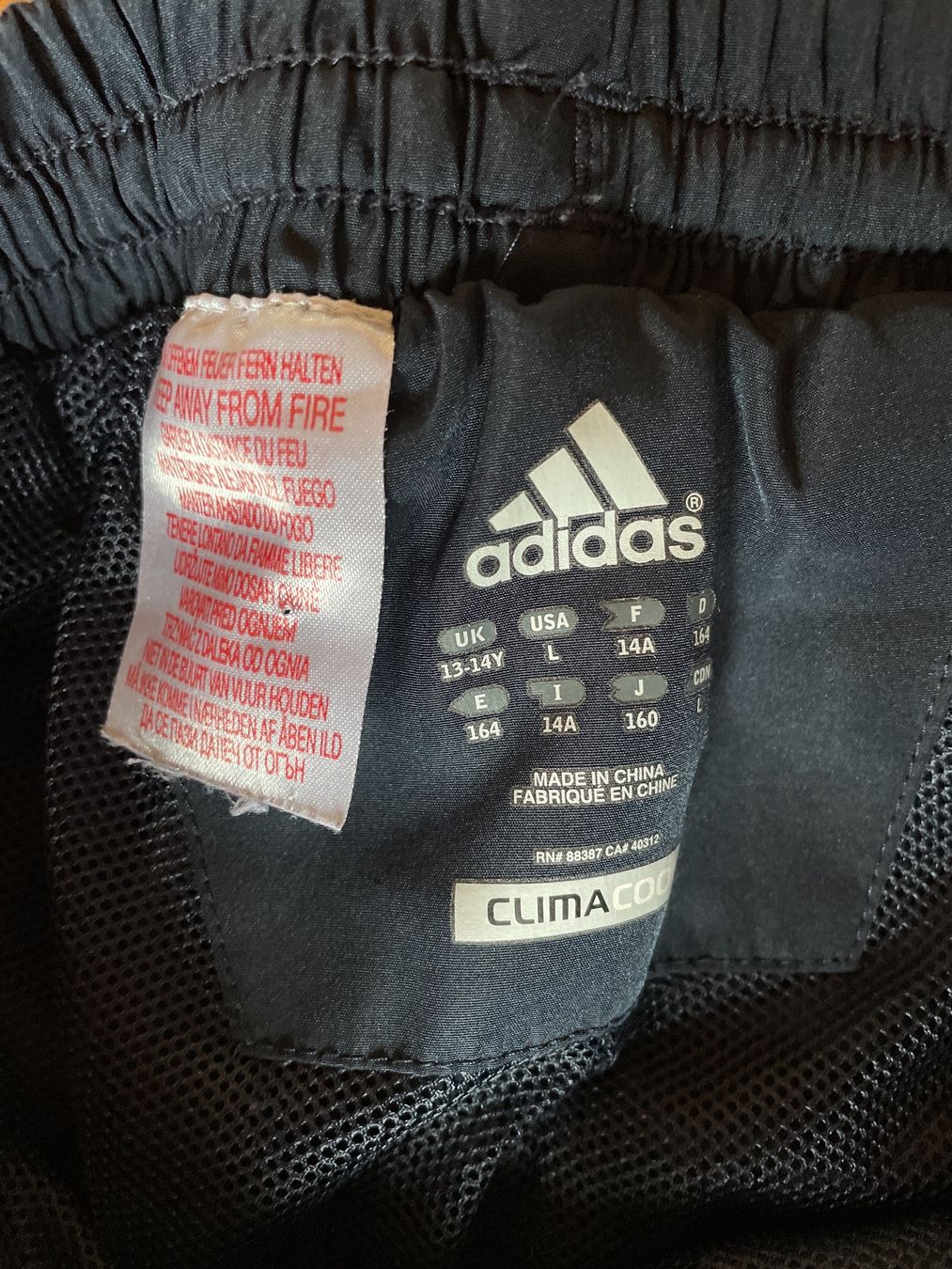 Adidas Pantaloni: Sporthose Gr.164 Adidas – Usato da Heiden venduto da fam_797q 1
