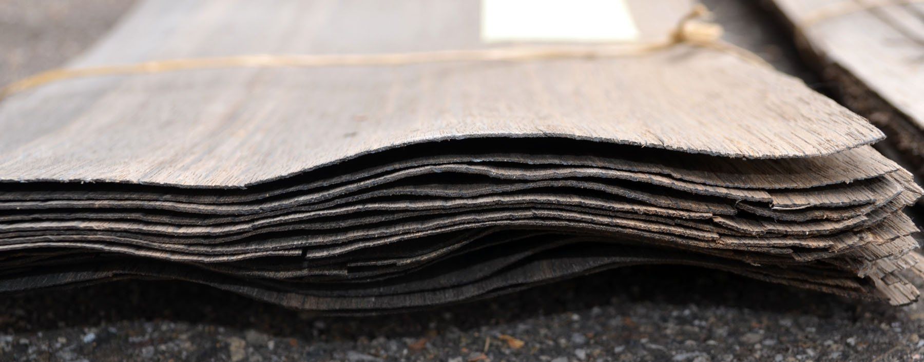 Articoli in legno: MOOREICHE FURNIER – Nuovo (secondo la descrizione) da Laupen ZH venduto da Coron 1