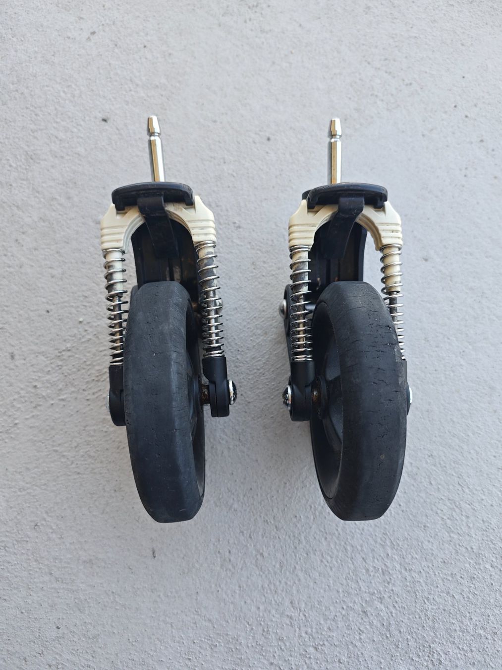 Pneumatici & Ruote complete: Bugaboo Cameleon Vorderräder – Usato da Zug venduto da ors37 1
