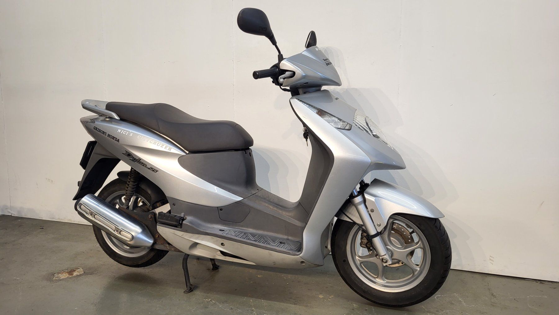 Honda Scooters: Honda SES 125 Dylan – Gebraucht aus Tägerschen von Moto-Welt 2