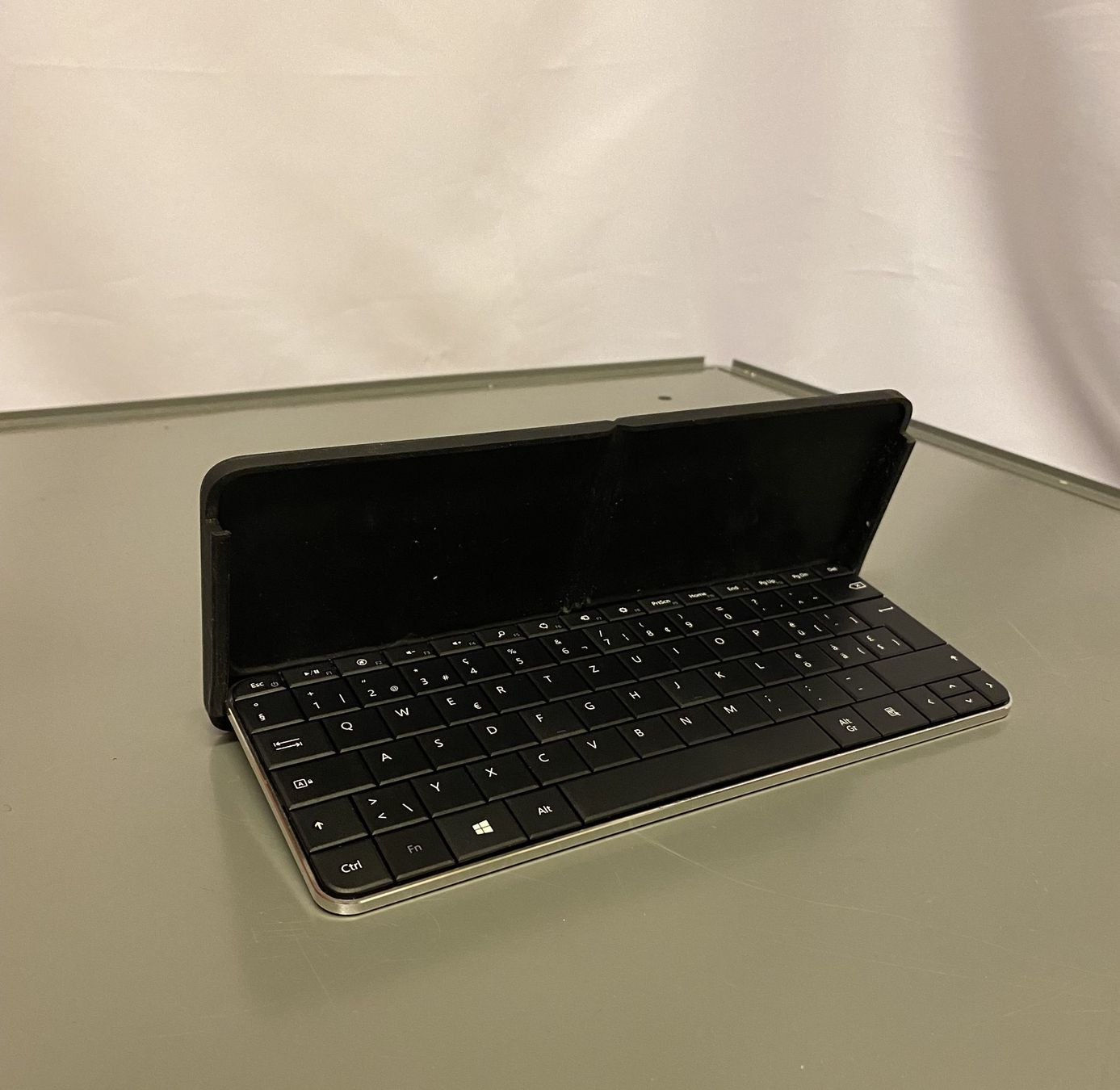 Microsoft Tastaturen: Microsoft wedge mobile Keyboard *Bluetooth* – Gebraucht aus Winterthur von
