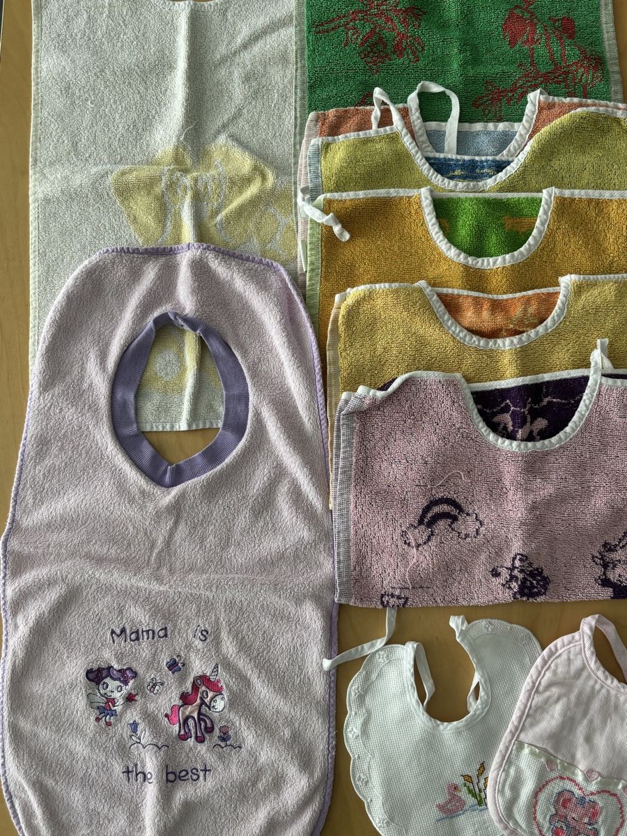 Repas pour bébés: Lätzchen Set – D'occasion à Niederwangen b. Bern par muidop 1