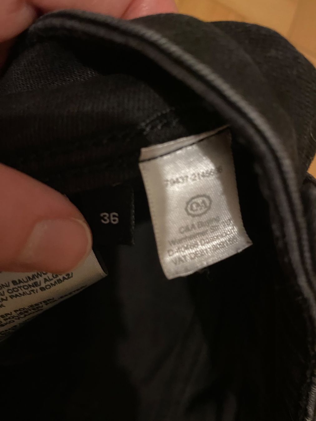 C&A Pantalons: Kurze Hose schwarz, Grösse 36 C&A – D'occasion à Zürich par Wim-Broccoli 2
