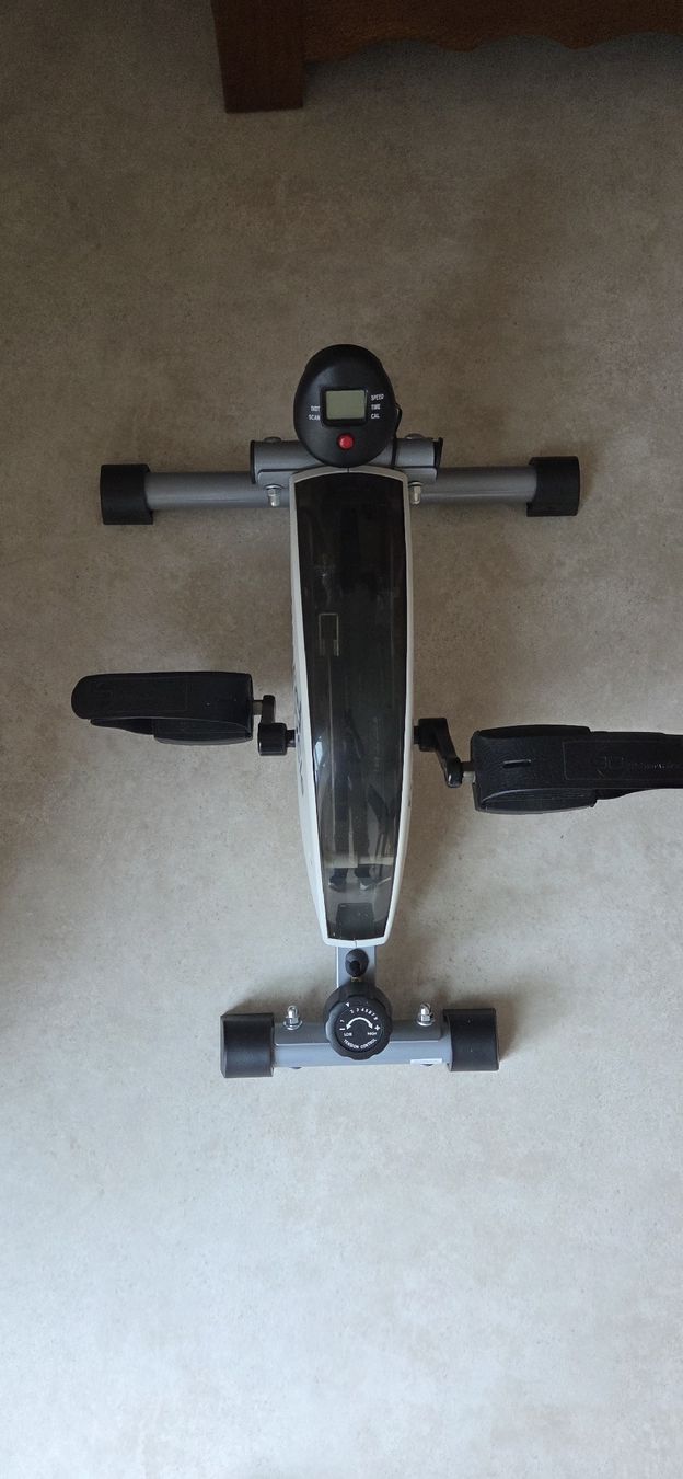 Hometrainer: Trainingsgerät – Gebraucht aus Laufen von isa_2742