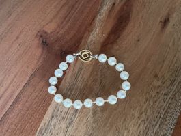 Armband aus echten Perlen mit goldenem Anschluss