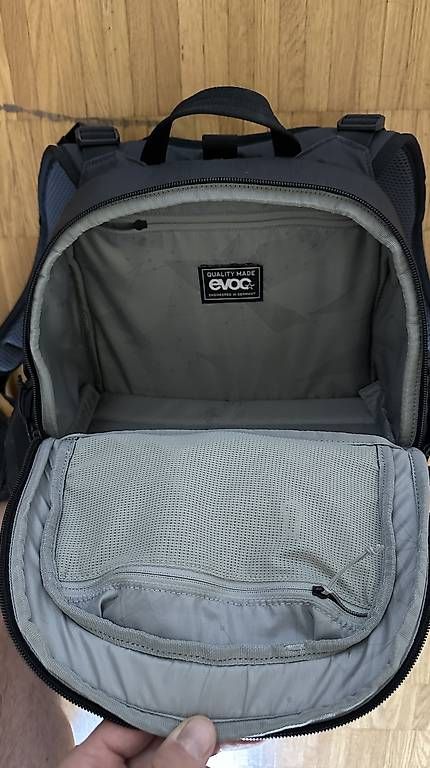 Evoc Zaini: Evoc CP 18L Fotorucksack – Usato da Uster venduto da Neonschwarz 3