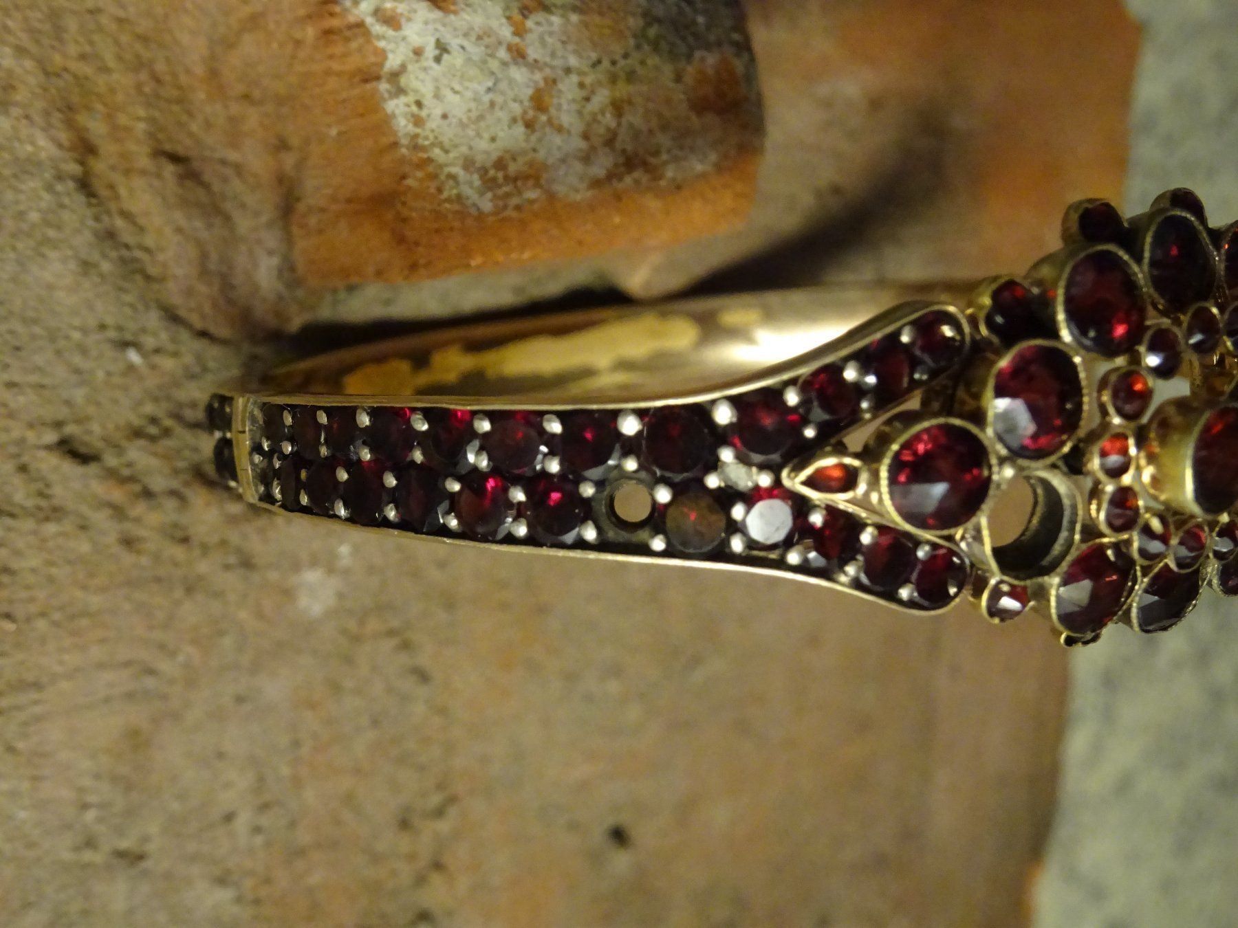 Bracciali & Braccialetti: Antiker Granat Armreif – Usato da Esslingen venduto da FetteSchnecke 2