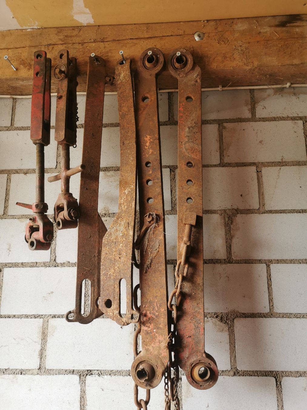 Bucher Trattori: Bucher Traktor Hydraulik Unterlenkergestänge – Usato da Grüningen venduto da Niggi79