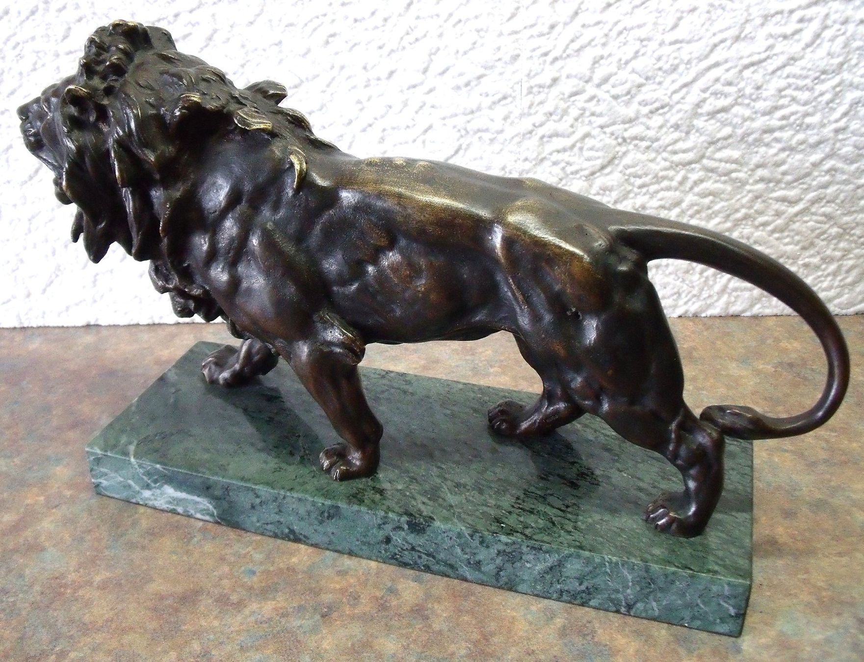 Statuette: BRONZE LÖWE GEPUNZT "MARTIN" – Usato da Neuenegg venduto da Holzli2 4