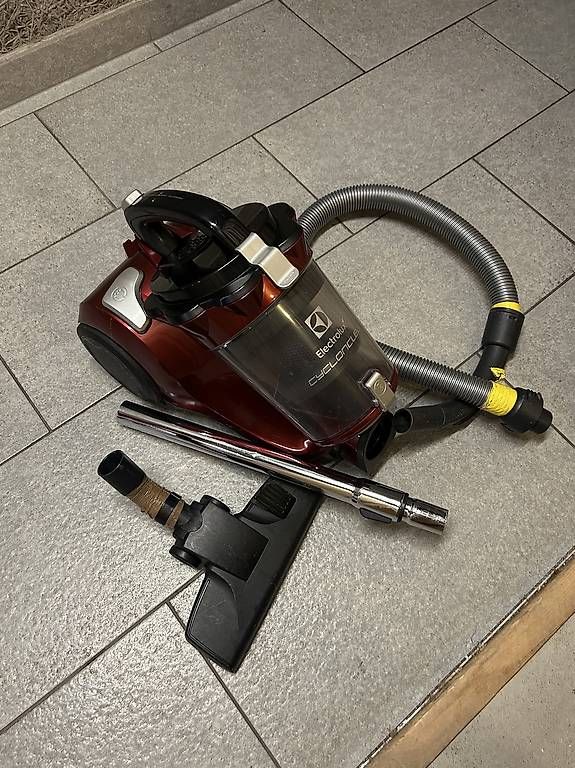 Staubsauger & Zubehör: Aspirateur Electrolux – Gebraucht aus Neuchâtel von bek_9lch