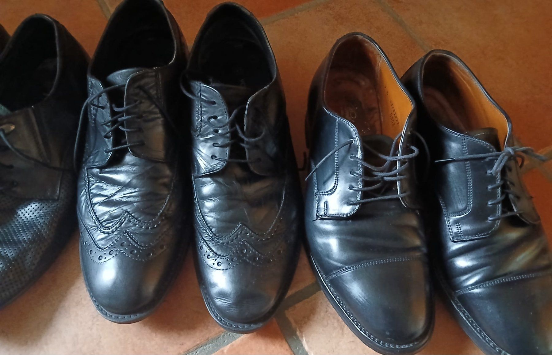 Scarpe da uomo: 3 Paar Schuhe Gr 44 – Usato da Ruggell venduto da Dolce9 1