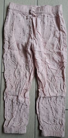 Süsse Sommerhose in Altrosa mit Herzen, Grösse 110