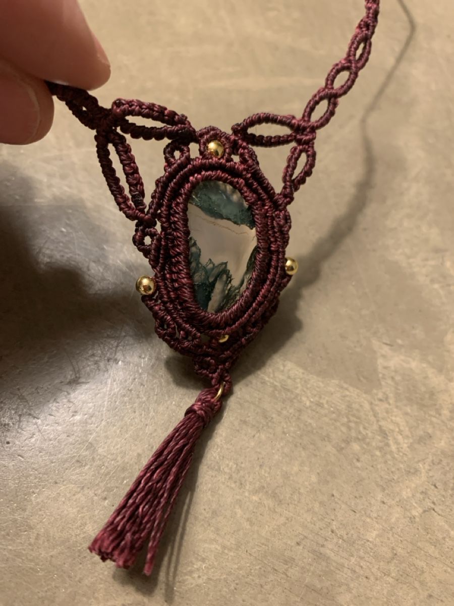 Colliers: 🌿 Collier bohème en agate mousse & macramé – Pièce unique ✨ – Neuf avec emballage d'origine à Versoix par val_t6jc