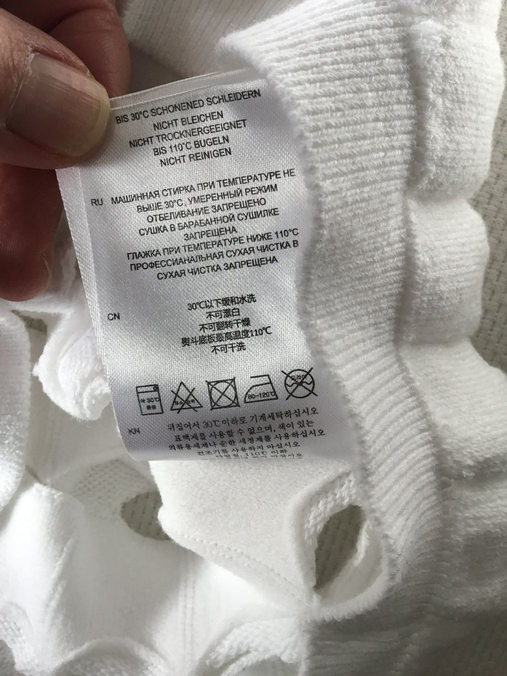 Top: haut IRO large mais équivalent T 38 – Usato da Lausanne venduto da pascale.mojito1004 3