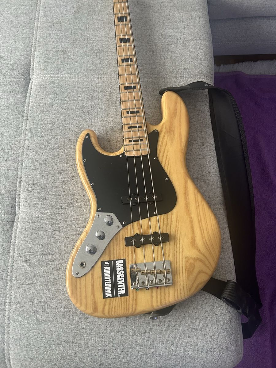 Strumenti musicali: Harley – Usato da Basel venduto da Krisztina.na 1
