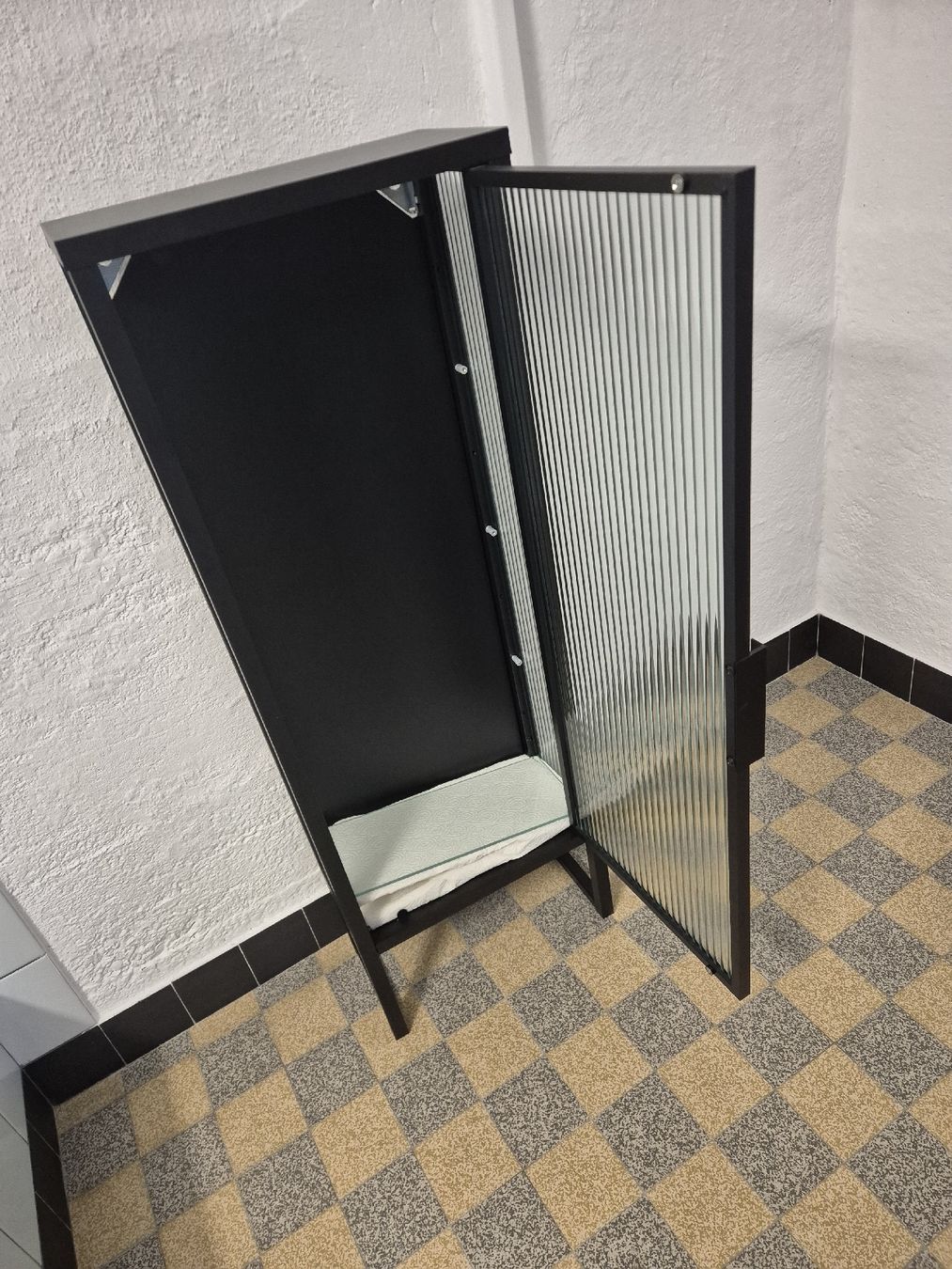 Armadi: Wandschrank Mossjön – Usato da Thun venduto da Kissthis 2